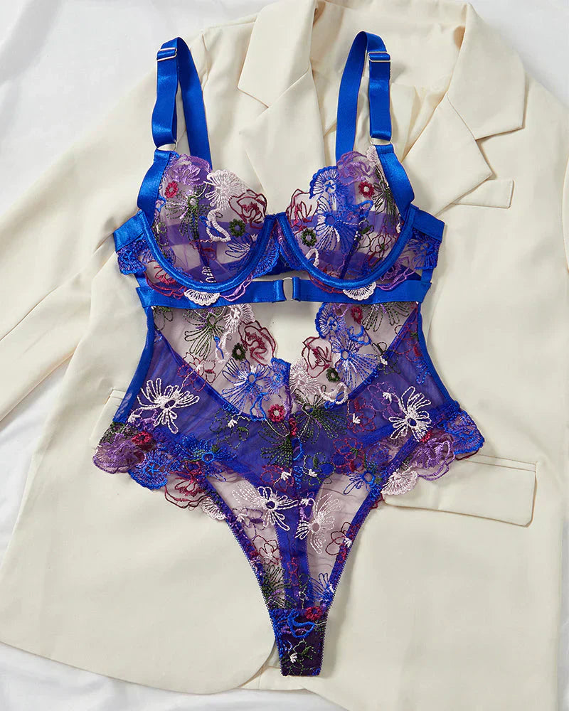 Monica™ | Elegancki Zestaw Lingerie z Siatki z Kwiatową Haftą i Wycięciami